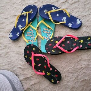 Old Navy size 6 flip flops